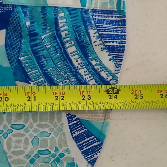 Chico's Blue Colorful Abstract Button Down Wrinkle Resistant Shirt size 0 Small - Picture 7 of 8